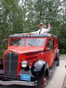 Betty Jammin' a Red Bus